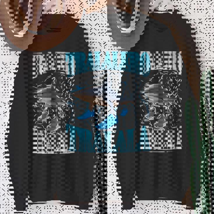 Tralalero Tralala 面白い イタリアン ブレイン ミーム ボーイズ キッズ スウェットシャツ 年配の女性への贈り物