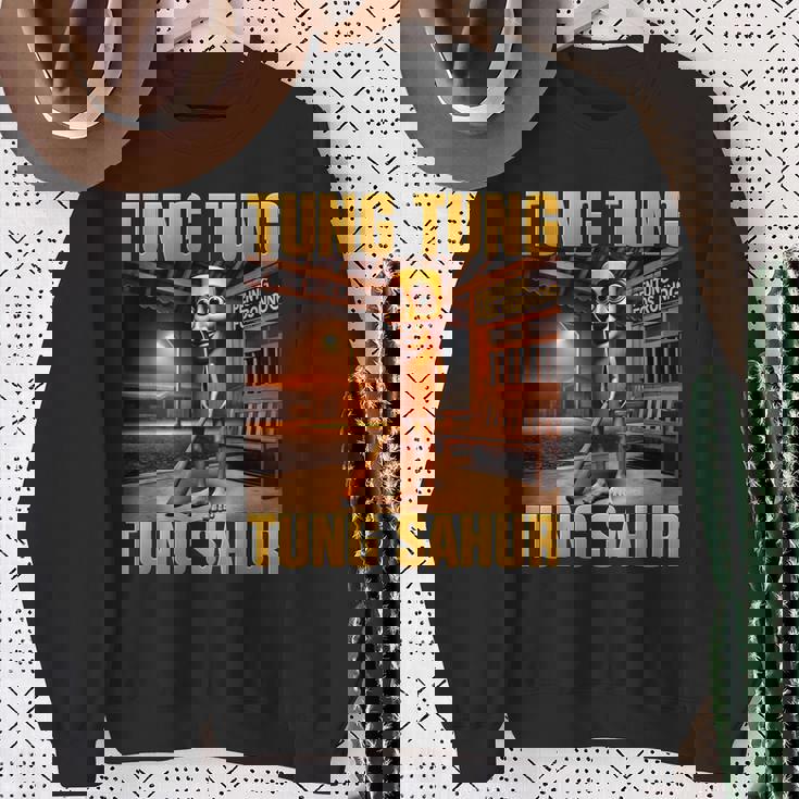 Tung Tung Tungahur Meme Brainrot スウェットシャツ 年配の女性への贈り物