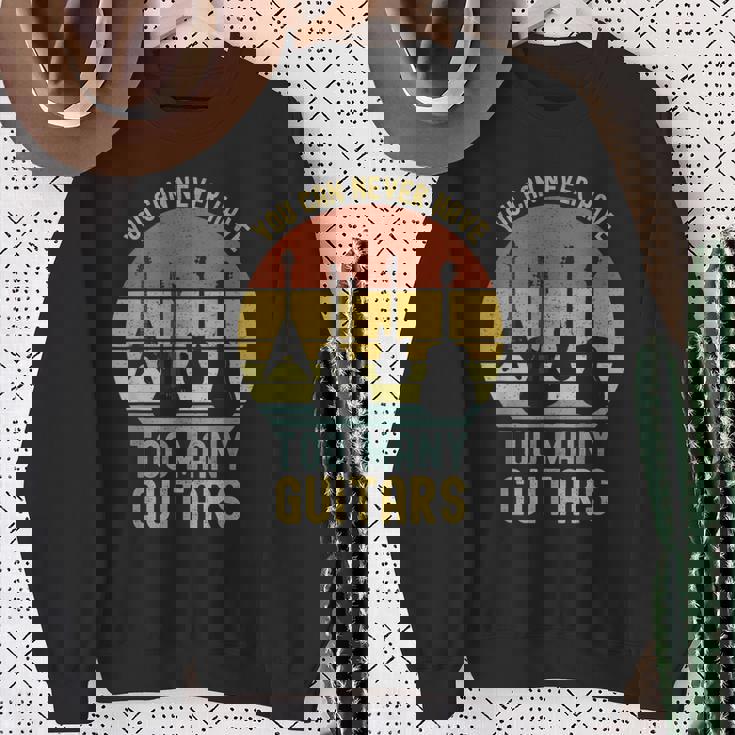 You Can Never Have Too Many Guitars シャツ ミュージック 面白い スウェットシャツ 年配の女性への贈り物