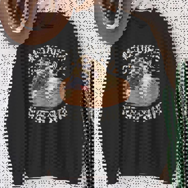 お気に入りのスリープ シャツ、パグ犬と子犬 スウェットシャツ 年配の女性への贈り物