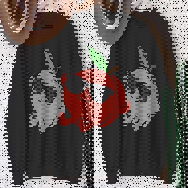 かわいい 桃 フルーツ リラックス のんびりピーチ スウェットシャツ 年配の女性への贈り物