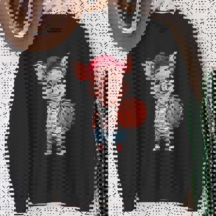 かわいいバスケットボールブタ スウェットシャツ 年配の女性への贈り物