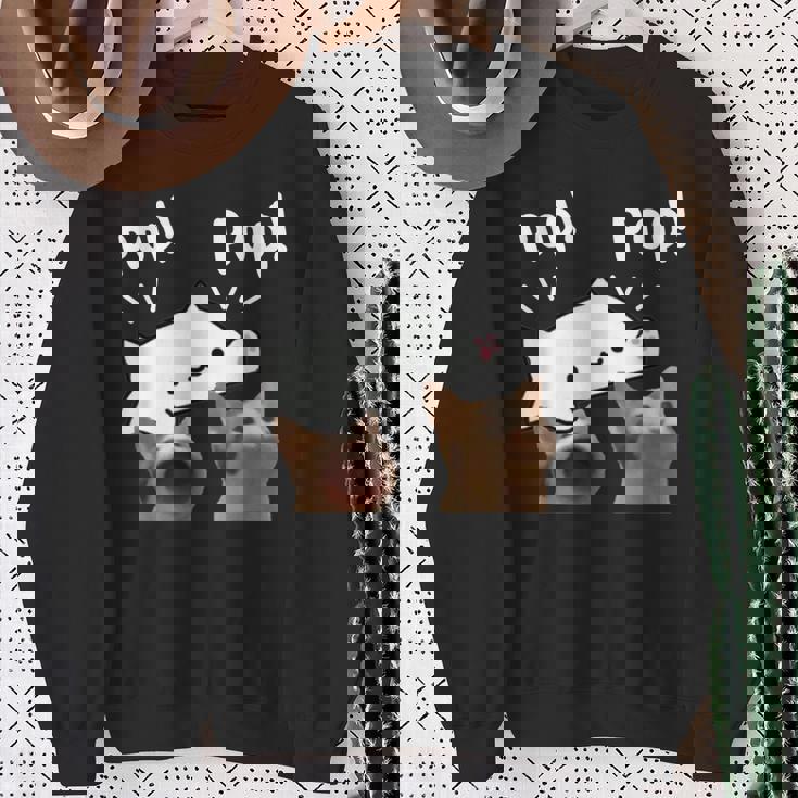 かわいいボンゴ猫遊びポップ猫ミーム スウェットシャツ 年配の女性への贈り物