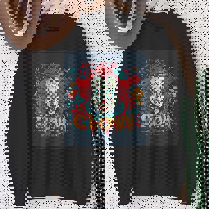 このグーフィーピエロコスチュームで一日を明るくしましょう。 スウェットシャツ 年配の女性への贈り物