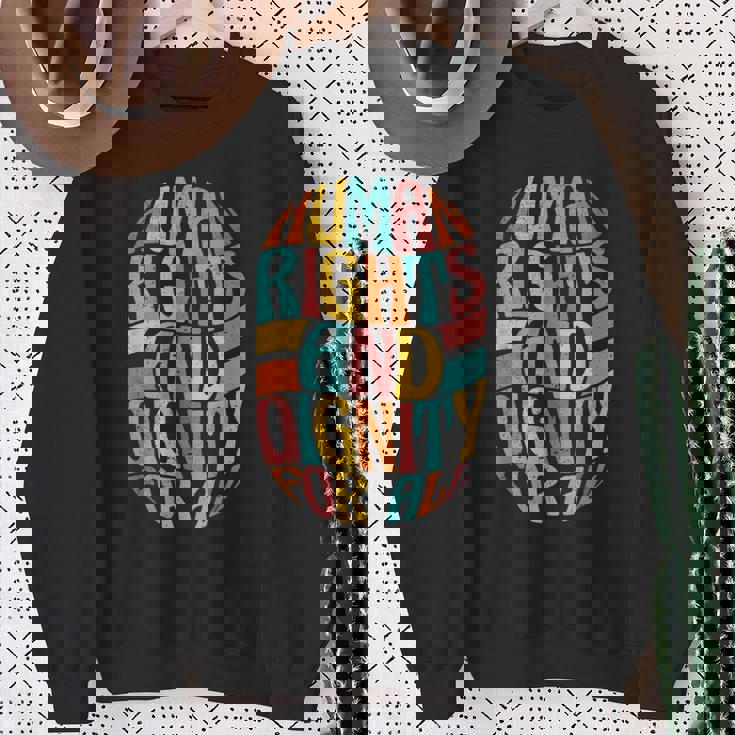 すべての人に人権と尊厳を スウェットシャツ 年配の女性への贈り物