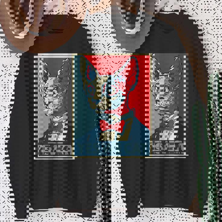 はい、私たちは面白い猫を社長として猫好きの猫好きの猫ルール面白い スウェットシャツ 年配の女性への贈り物