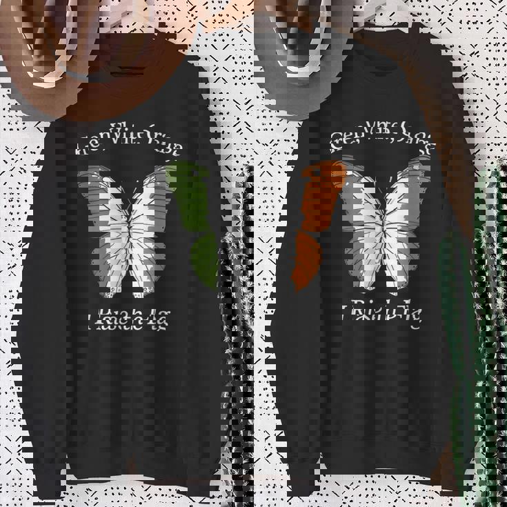 アイルランド、緑、白、オレンジの国旗を誇り スウェットシャツ 年配の女性への贈り物