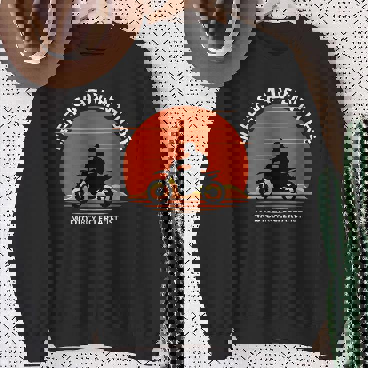 アドベンチャー バイク おもしろ オフロードバイク 人生は冒険だ ツーリング イラスト スウェットシャツ 年配の女性への贈り物