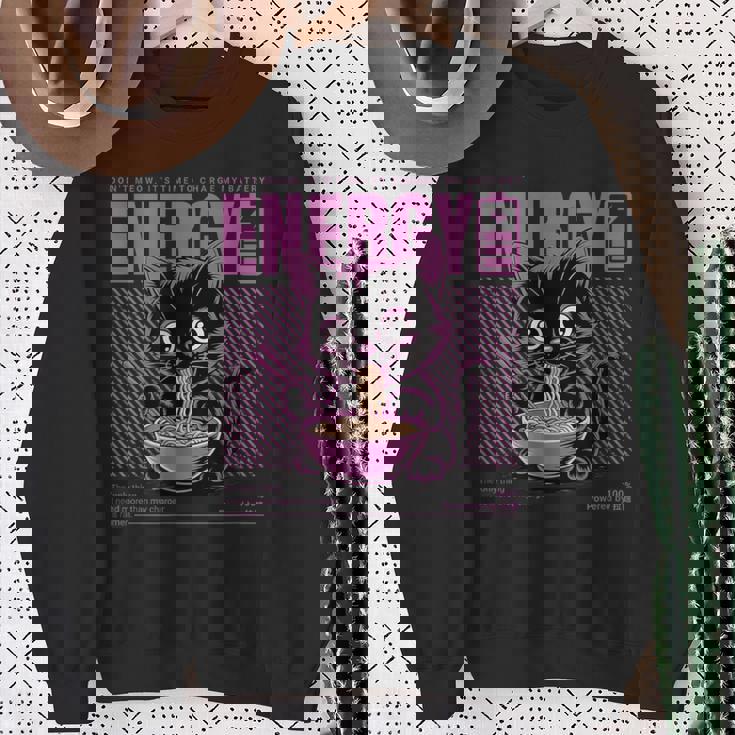 アニメ風ラーメン猫デザイン 充電と食欲のエネルギー系グラフィック スウェットシャツ 年配の女性への贈り物