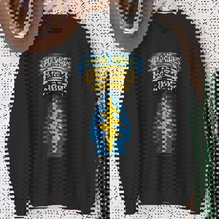 アメリカ陸軍特殊部隊-特殊部隊レンジャータブ-15W スウェットシャツ 年配の女性への贈り物