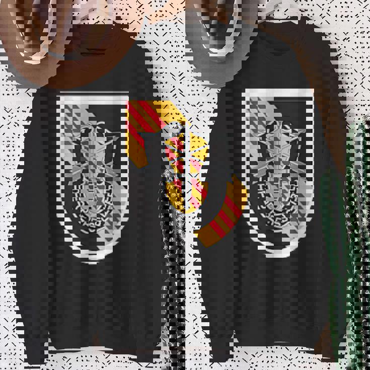 アメリカ陸軍第5特殊部隊グループ ベレー帽 閃光と紋章 スウェットシャツ 年配の女性への贈り物