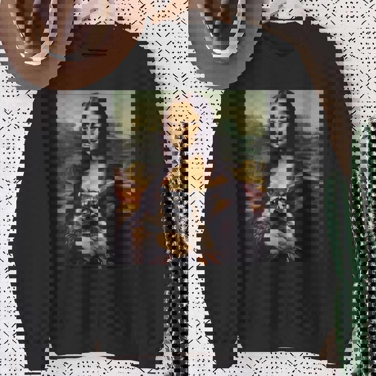 アライグマとモナリザ スウェットシャツ 年配の女性への贈り物