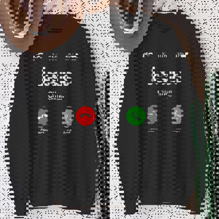 イエスは天国から呼びかけている-クリスチャンリビング スウェットシャツ 年配の女性への贈り物