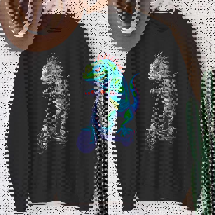 イグアナスクーター スウェットシャツ 年配の女性への贈り物