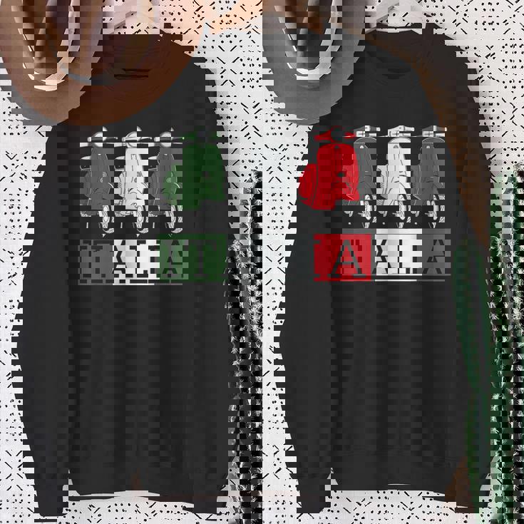 イタリア イタリア 国旗 スクーター ベスパ 原付ライダー お土産 ギフト スウェットシャツ 年配の女性への贈り物