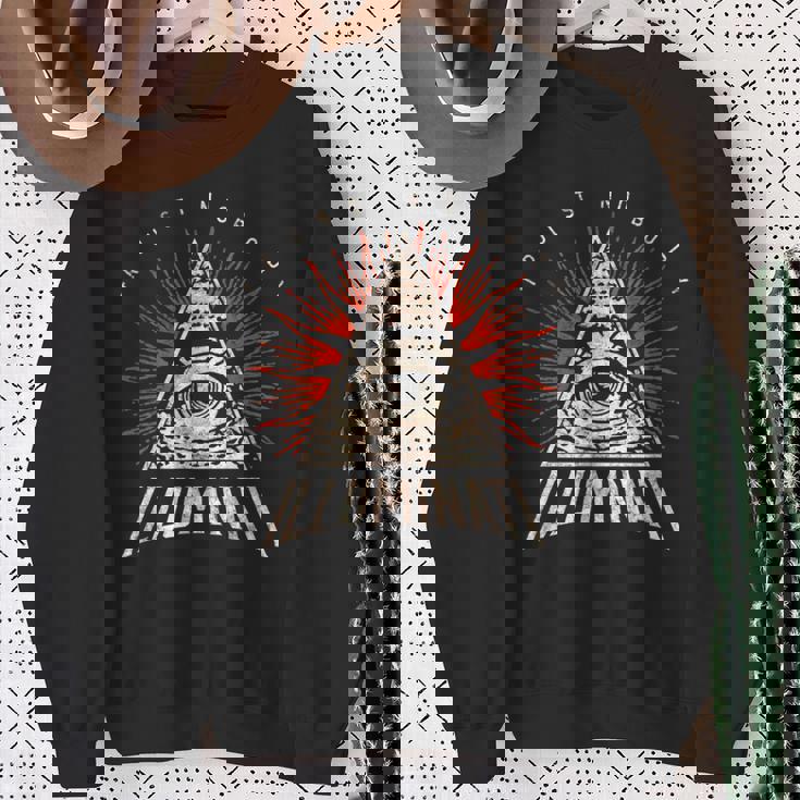 イルミナティは誰も信じない、誰も信じない、すべてを見る目、プロヴィデンス スウェットシャツ 年配の女性への贈り物