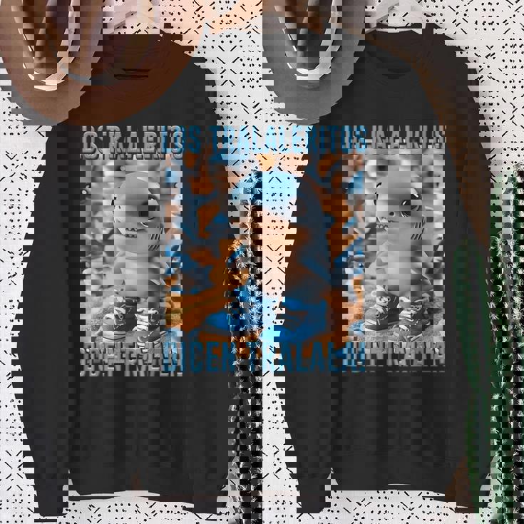 インターネットミーム 陽気なaiモンスター ロス トラレリトス ディセン スウェットシャツ 年配の女性への贈り物