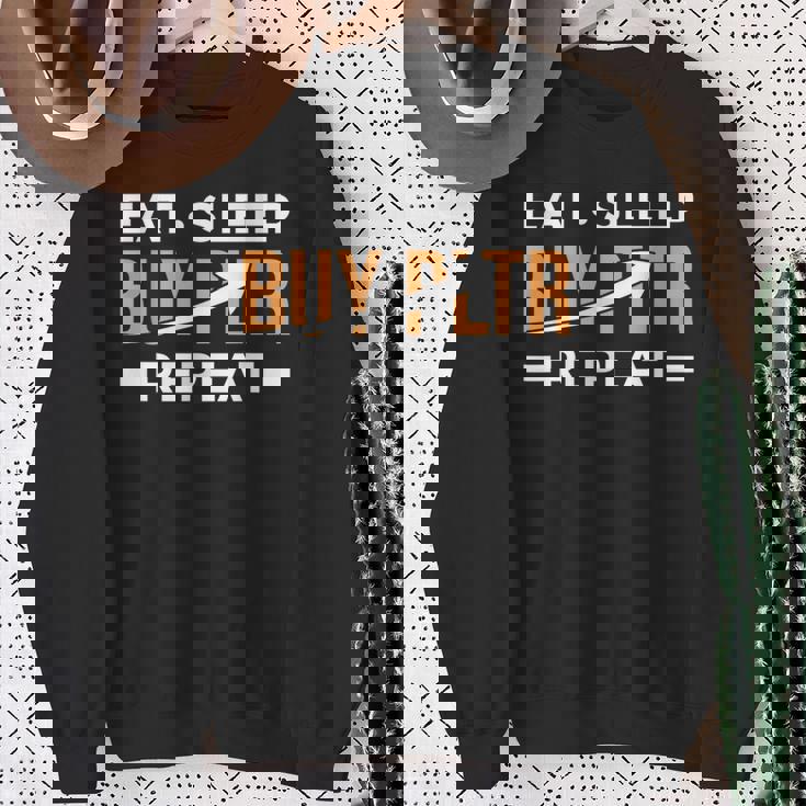 イート・スリープ・インベストはpltrを購入してください。パランティア投資 スウェットシャツ 年配の女性への贈り物