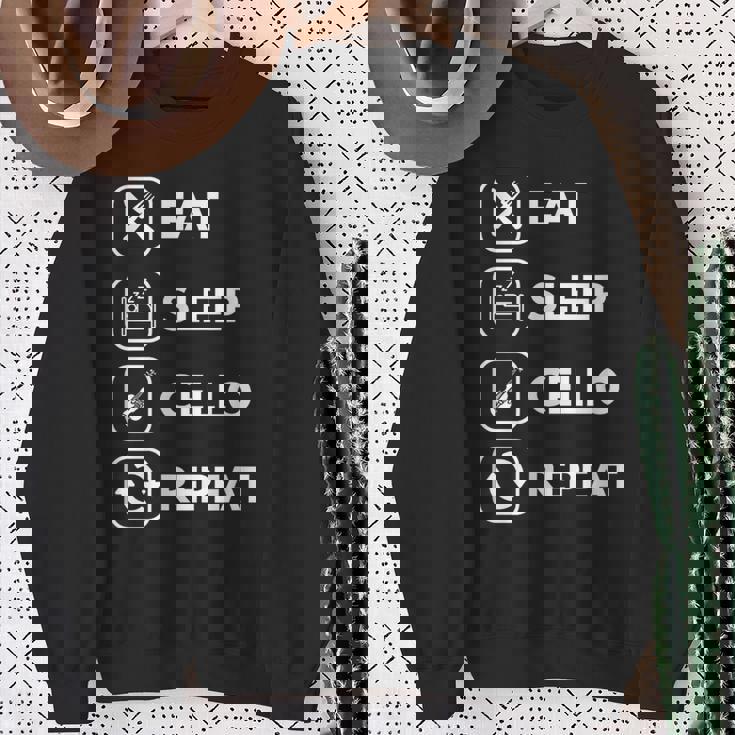 イート・スリープ・チェロ・リピート スウェットシャツ 年配の女性への贈り物