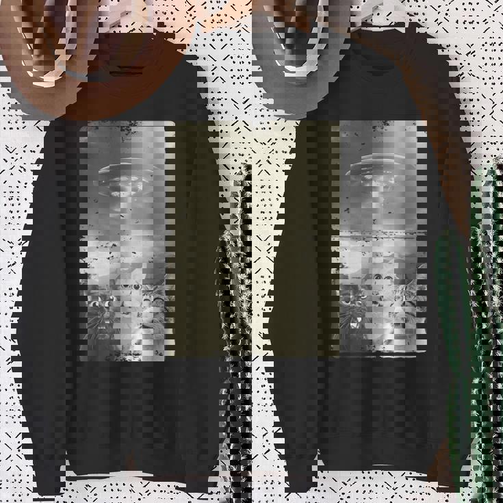 エイリアン Ufo ファニー キャッツ エイリアンの侵略猫 スウェットシャツ 年配の女性への贈り物