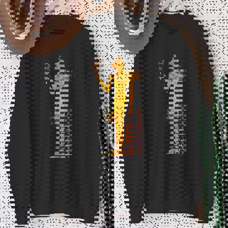 エジプトの女神バステトの彩色画 スウェットシャツ 年配の女性への贈り物