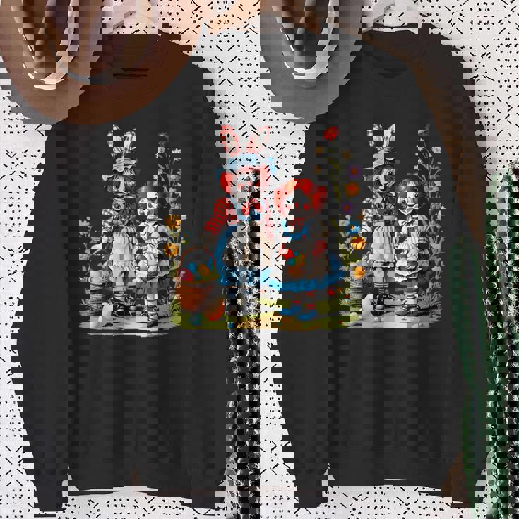 エッグハントにイースターバニーの耳を持つラガディアン。 スウェットシャツ 年配の女性への贈り物