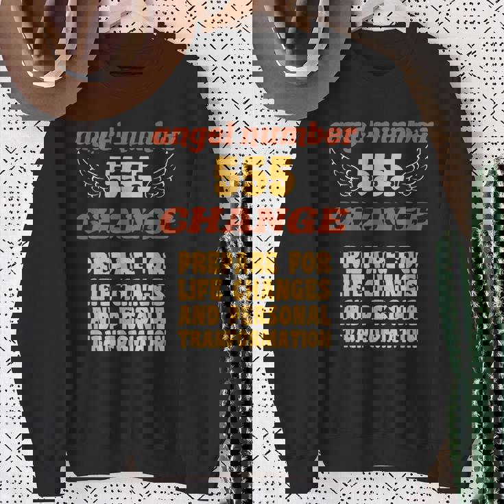 エンジェルナンバー555変更数秘術パーソナルナンバー555 スウェットシャツ 年配の女性への贈り物