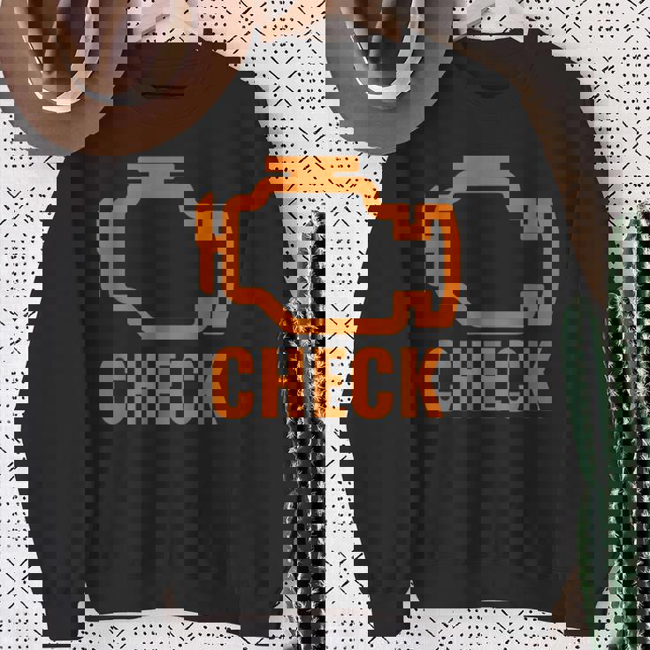 オレンジ色の車のエンジンダッシュボード警告灯 面白いメカニック。 スウェットシャツ 年配の女性への贈り物