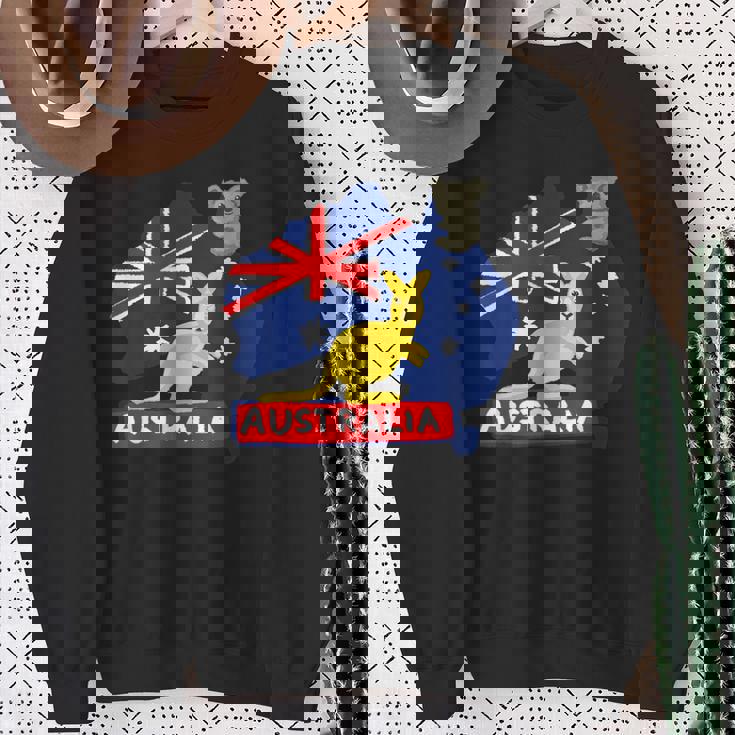 オーストラリア国旗マップ コンチネント カンガルー コアラ スウェットシャツ 年配の女性への贈り物
