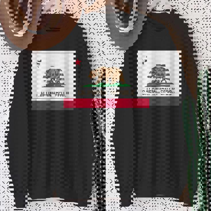 カリフォルニア州「ベアリパブリック」州旗 スウェットシャツ 年配の女性への贈り物