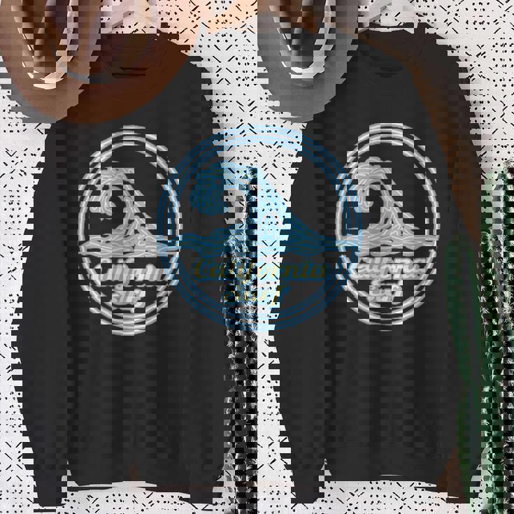 カリフォルニア州バハ、ビッグウェーブサーフクラブ、サーフィングラフィック。 スウェットシャツ 年配の女性への贈り物