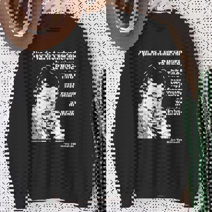 カルバン・ミラtシャツ ニコラ・テスラ スウェットシャツ 年配の女性への贈り物