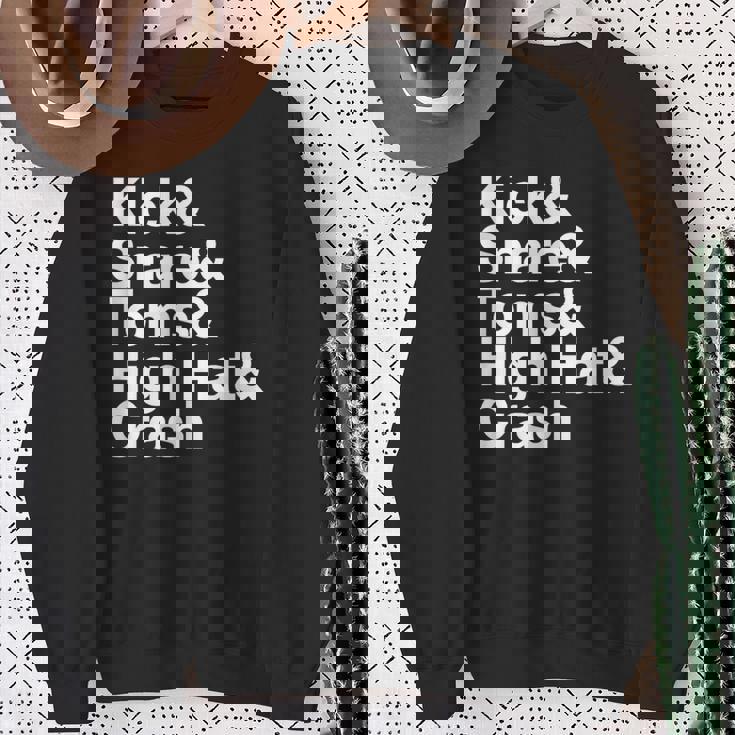 キック&スネア&トムズ&ハイハット&クラッシュドラムセットテキスト スウェットシャツ 年配の女性への贈り物