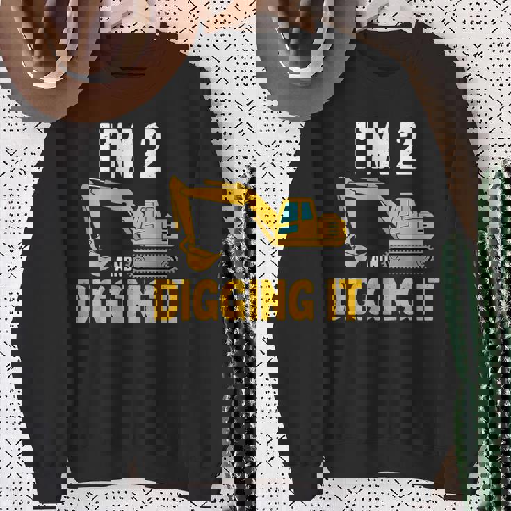 キッズ I'm 2 And Digging It 男の子向けのかわいいショベルデザイン スウェットシャツ 年配の女性への贈り物