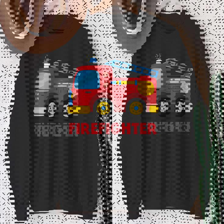 キッズ 消防車消防車 スウェットシャツ 年配の女性への贈り物
