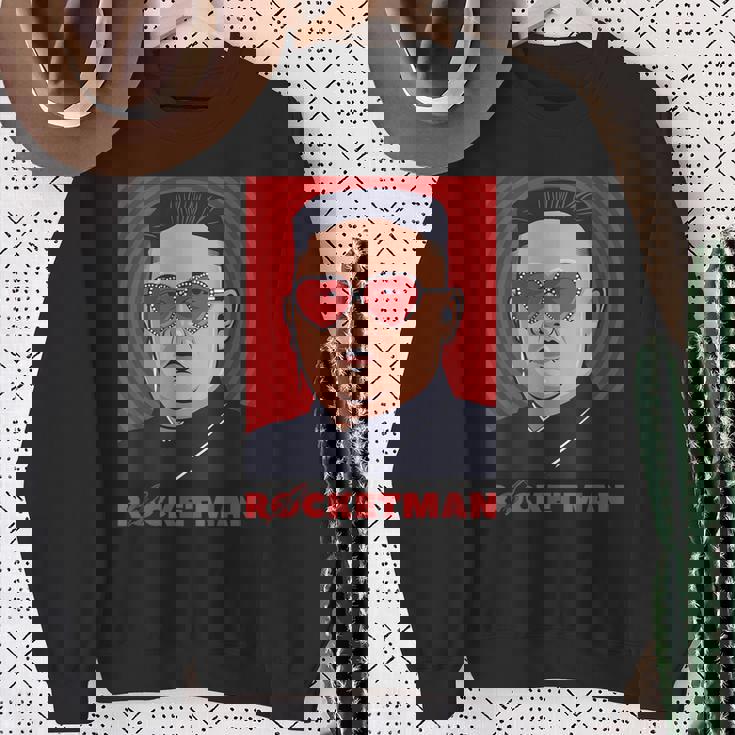 キム・ジョンウン、ファニー・ロケットマン・パロディ・ロックンロール スウェットシャツ 年配の女性への贈り物