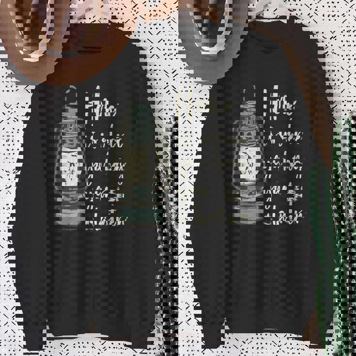 キャンプランタン 面白いキャンプ アウトドア用 ビンテージ スウェットシャツ 年配の女性への贈り物