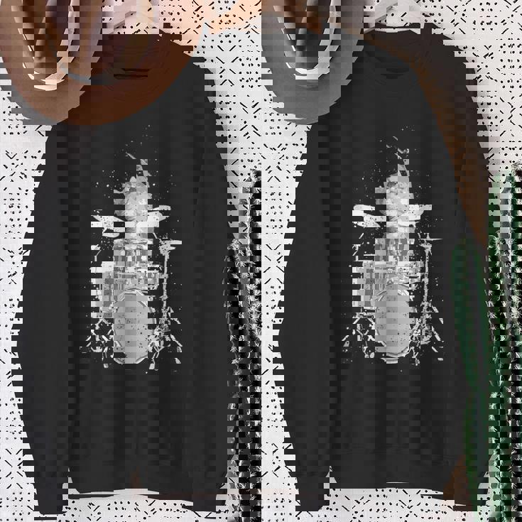 キュートで面白い猫のドラマー ドラムを弾くパンク ロックスター グラフィック スウェットシャツ 年配の女性への贈り物