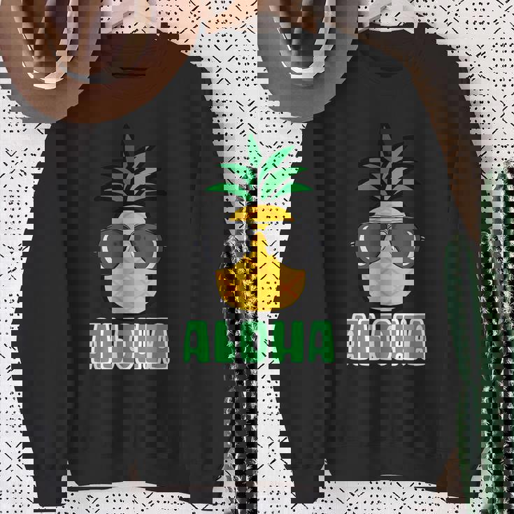 キュートなアロハパイナップルサングラス ハワイアンティキ スウェットシャツ 年配の女性への贈り物