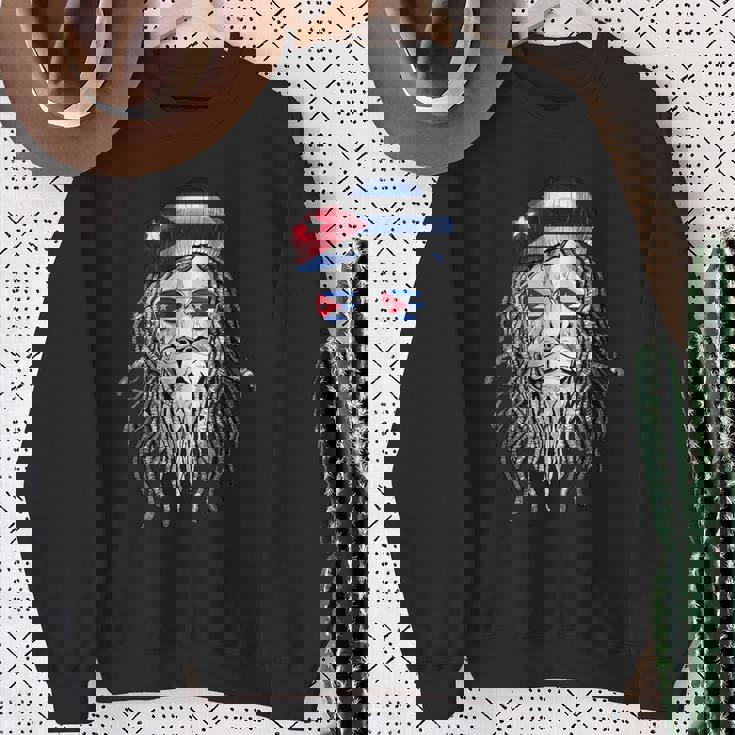 キューバキューバ人 スウェットシャツ 年配の女性への贈り物