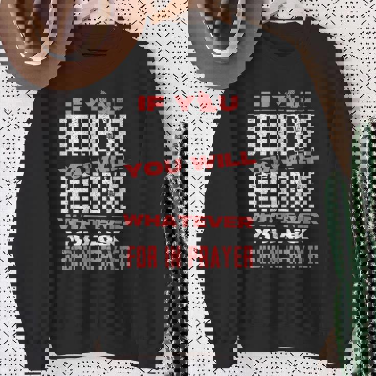 キリスト教信仰のモチベーションを高めると信じるなら スウェットシャツ 年配の女性への贈り物