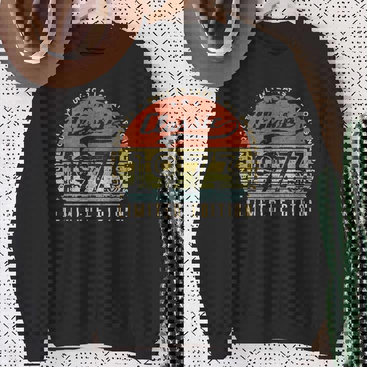 クラシック 1973 限定版 ヴィンテージ 1973年生まれのレトロな誕生日。 スウェットシャツ 年配の女性への贈り物