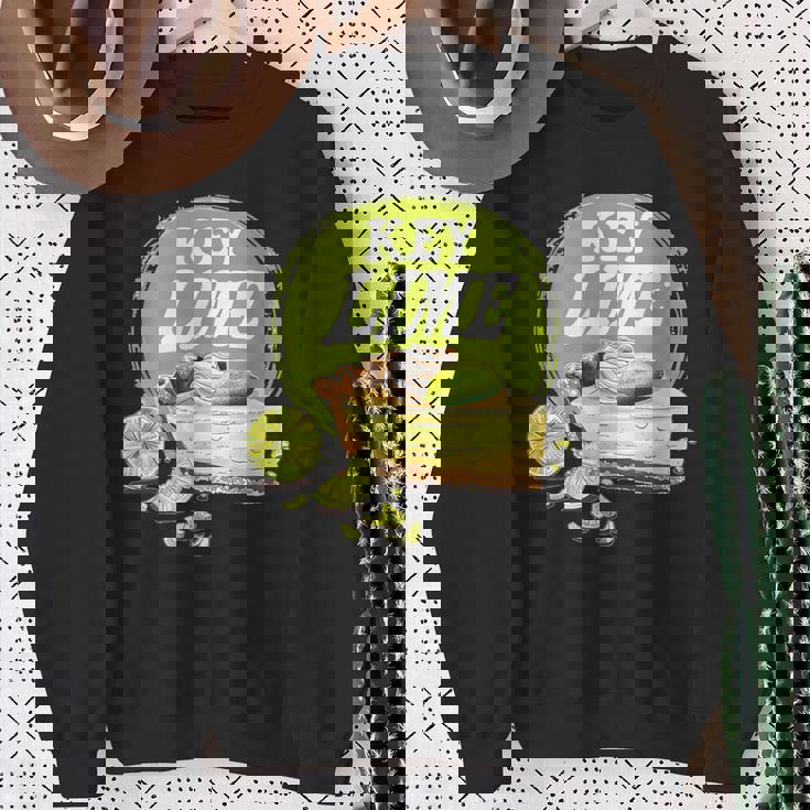 クラシックなデザート愛好家のための素晴らしいキーライムパイ。 スウェットシャツ 年配の女性への贈り物