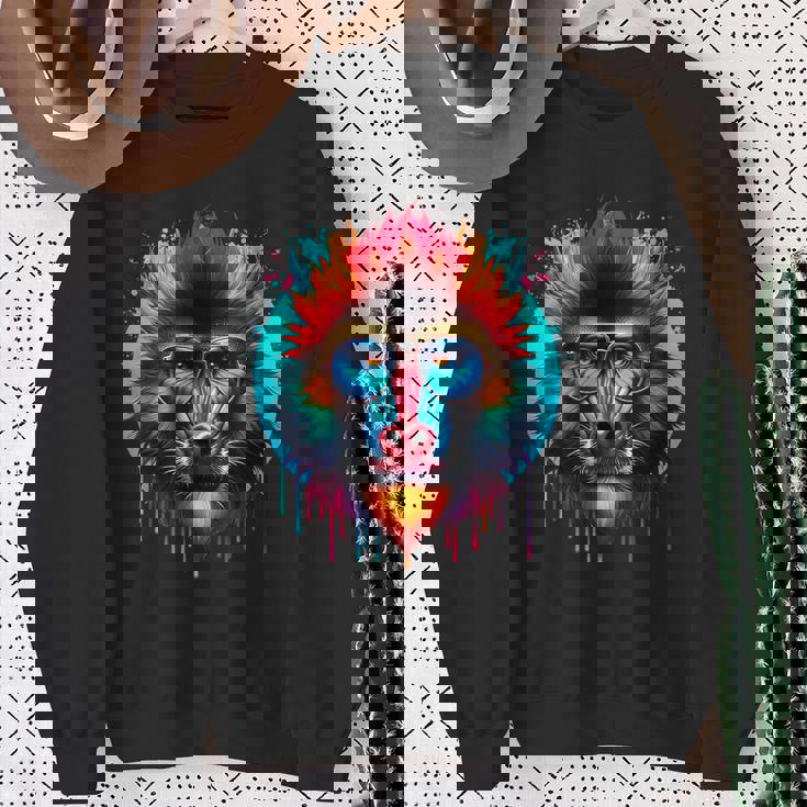 クールなタイダイサングラスマンドリルイラストアート スウェットシャツ 年配の女性への贈り物