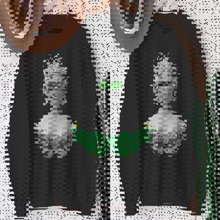 グリーン 聖パトリックデー メデューサ スウェットシャツ 年配の女性への贈り物