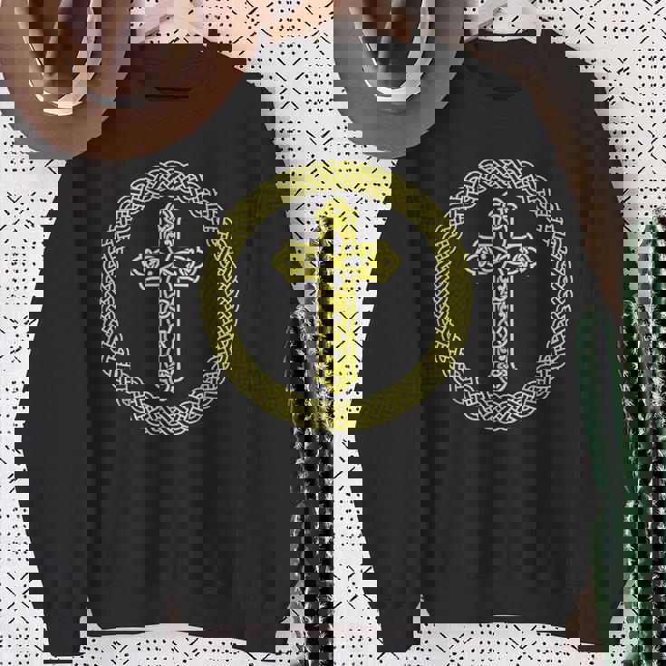 ケルト十字架 キリスト教 聖書 神 信仰 イエスキリスト スウェットシャツ 年配の女性への贈り物