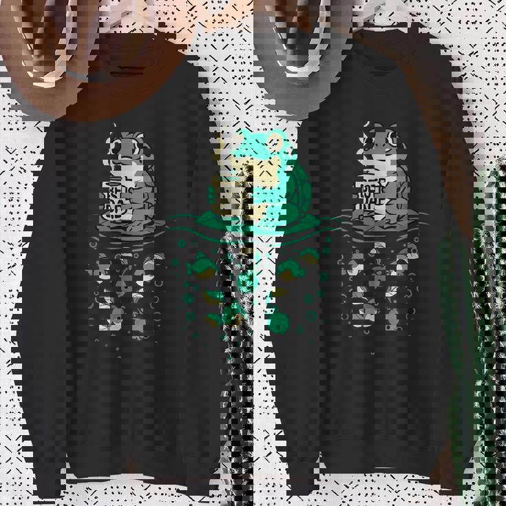 コーヒーとオタマジャクシのアートで面白い最高のお父さんカエル スウェットシャツ 年配の女性への贈り物