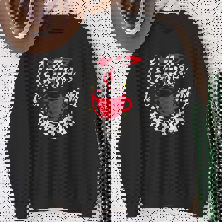 コーヒーは私のセラピー、面白いカフェイン愛好家 スウェットシャツ 年配の女性への贈り物