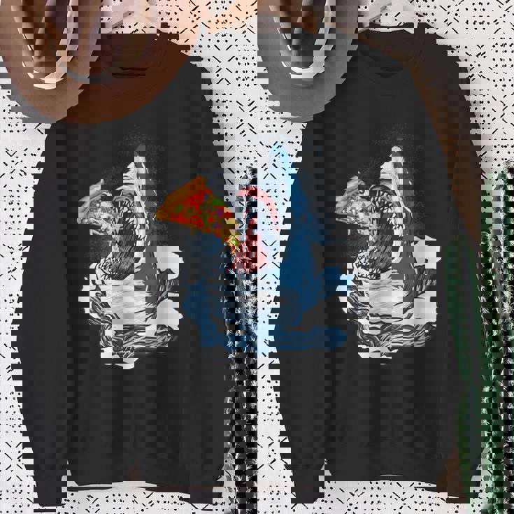 サメが食べるピザ サメグッズ ジョーズ スウェットシャツ 年配の女性への贈り物