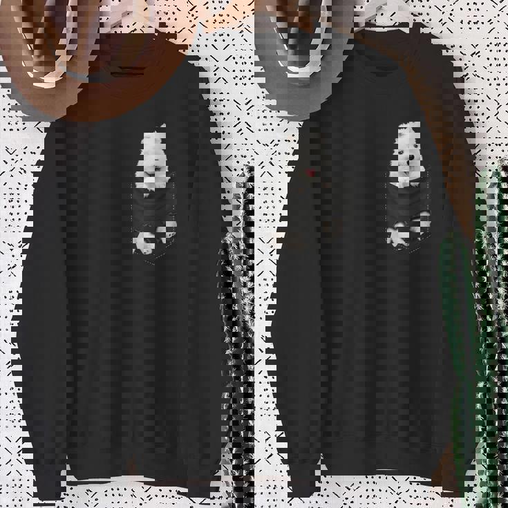 サモエド愛好家のための面白いサモエドをポケットに入れました スウェットシャツ 年配の女性への贈り物